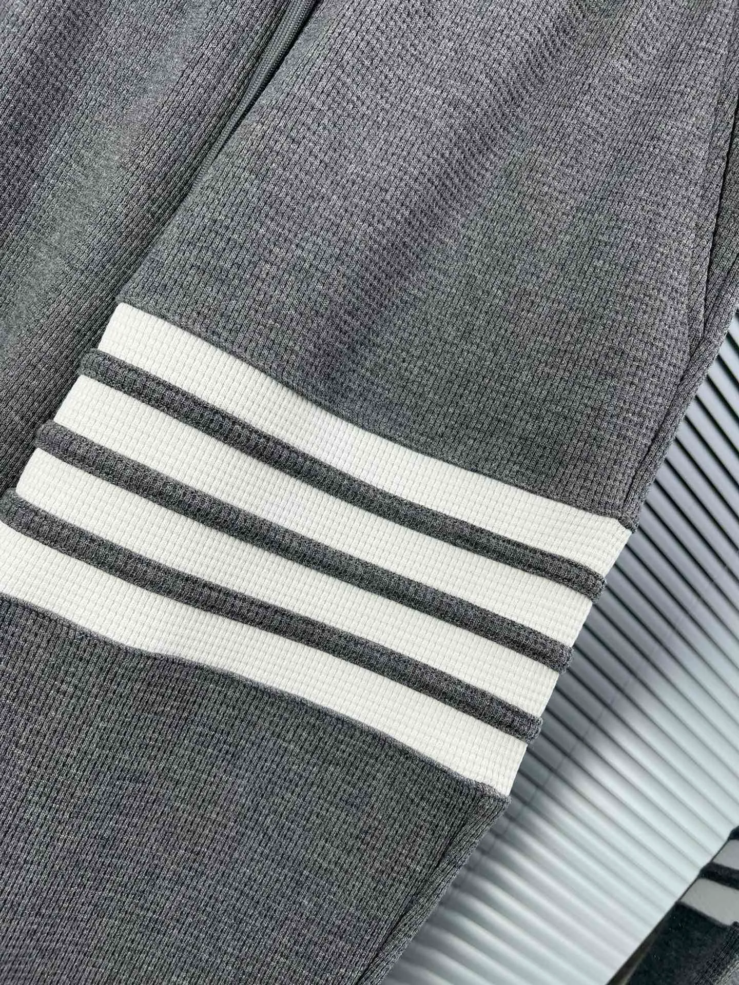 Thom Browne 420g ，4 ， 、 ， ！ 、 、 ， ！ Size：0-4 Colour：White Navy Blue Light Gray